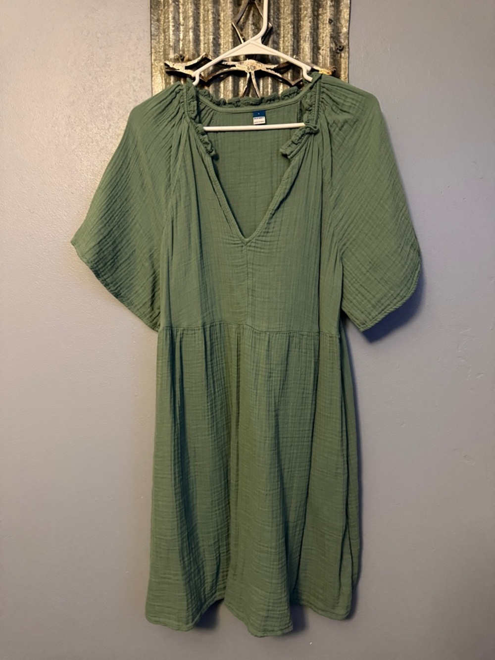 Old Navy Green Gauze V-Neck Short Sleeve Dress